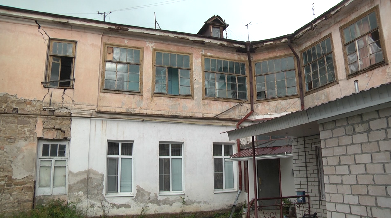 Про механизмы признания домов аварийными рассказали в министерстве строительства и ЖКХ Карачаево-Черкесии 
