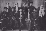 Казаки братья Зеленские с жёнами 1917 год