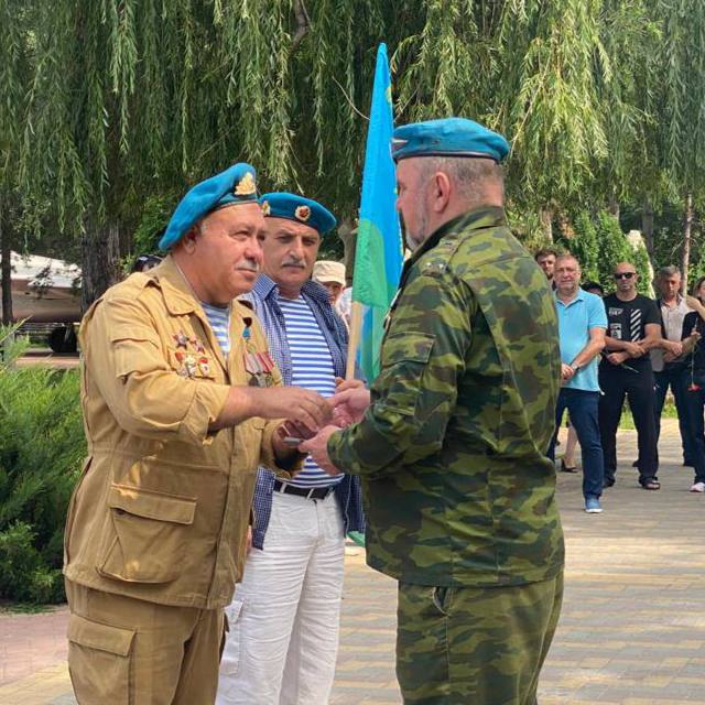В КЧР состоялось возложение в честь дня Воздушно-десантных войск 