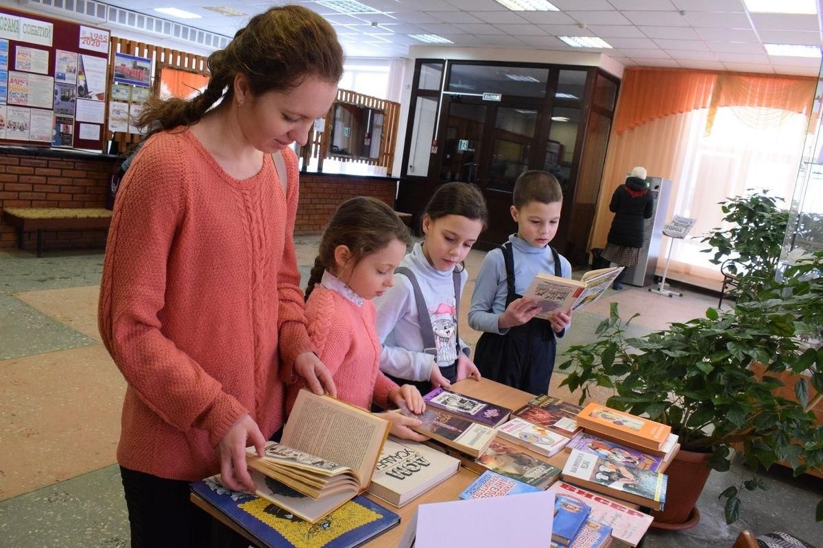 Жителей Карачаево-Черкесии приглашают принять участие в общероссийской акции «Дарите книги с любовью – 2022»