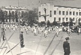 Первомайский парад (1950-е годы) третий этаж Дома Советов был надстроен в 1965-1968 годы