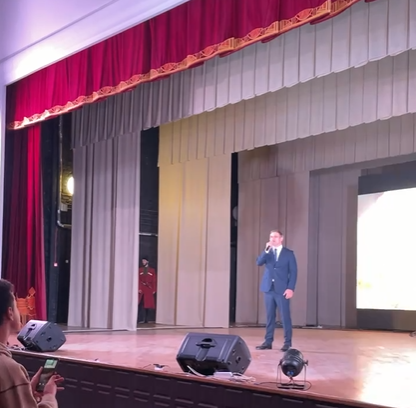  В Карачаево-Черкесии прошел благотворительный концерт «Своих не бросаем»