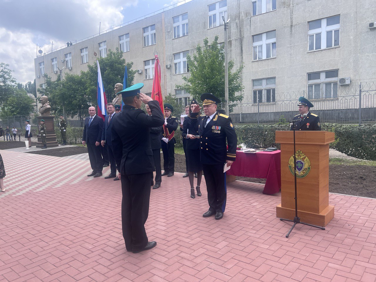 В столице Карачаево-Черкесии открыли Аллею пограничной славы