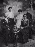 Абашкин с семьёй в 1917